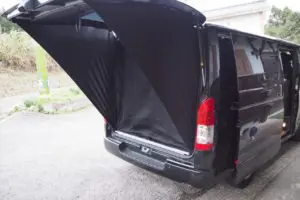 ハイエース 雨・日よけ＆視線よけ 車中泊 便利グッズ AIZU（アイズ